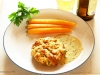 Semmelriesen mit Estragon-Senf-Sauce und Möhren
