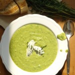 Erbsensuppe mit Mascarpone-Bohnenkraut-Nocken