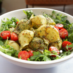 Italienischer Muschel-Nudel-Salat mit Rucola und selbst gemachtem Basilikum-Pesto