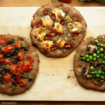 Drei Vollkorn-Mini-Pizzen
