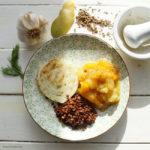 Gegrillter Fenchel mit Mango-Bananen-Chutney und Linsen