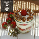 Erdbeer-Kardamom-Tiramisu mit selbst gemachtem Kardamom-Mandelkrokant