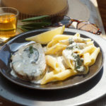 Vegane Saltimbocca in Portweinsauce mit Penne Rigate