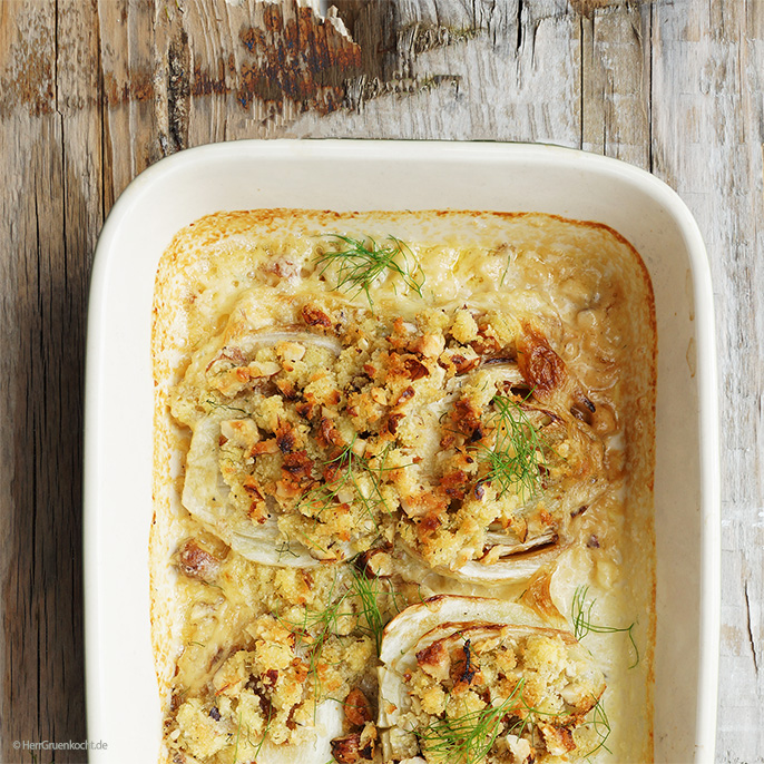 Fenchel mit Ingwer-Haslnusskruste