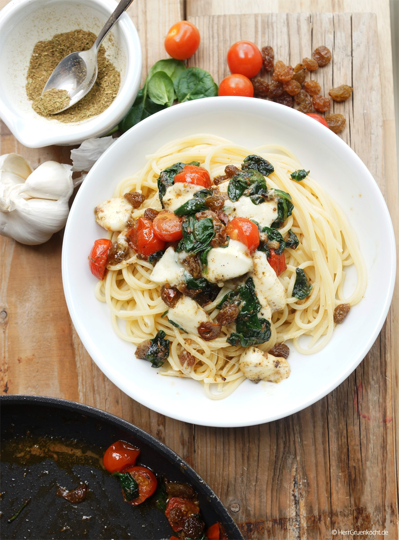 Spaghetti Filippe mit Spinat und Tomaten