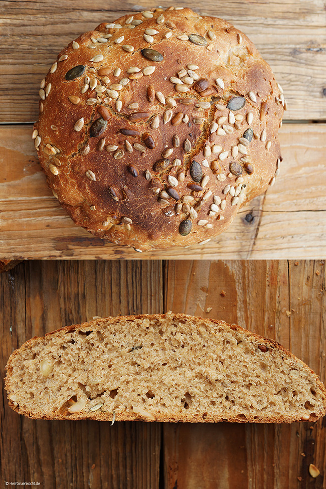 Estereller Dinkelvollkornbrot mit selbst gemachtem Brotgewürz