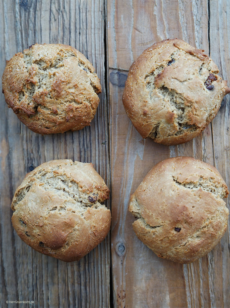 Rosinenbrötchen aus Buchweizen