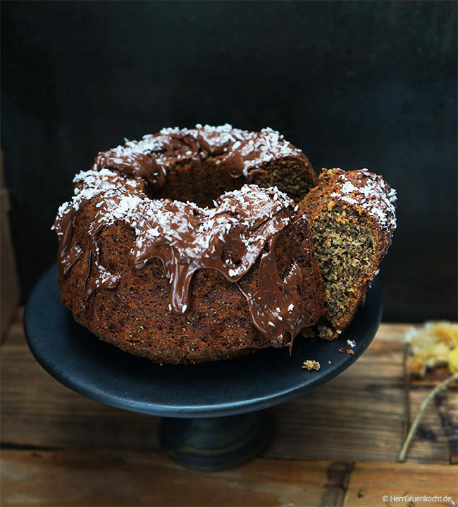 Veganer Kokos-Mohnkuchen – mit Buchweizenmehl gebacken