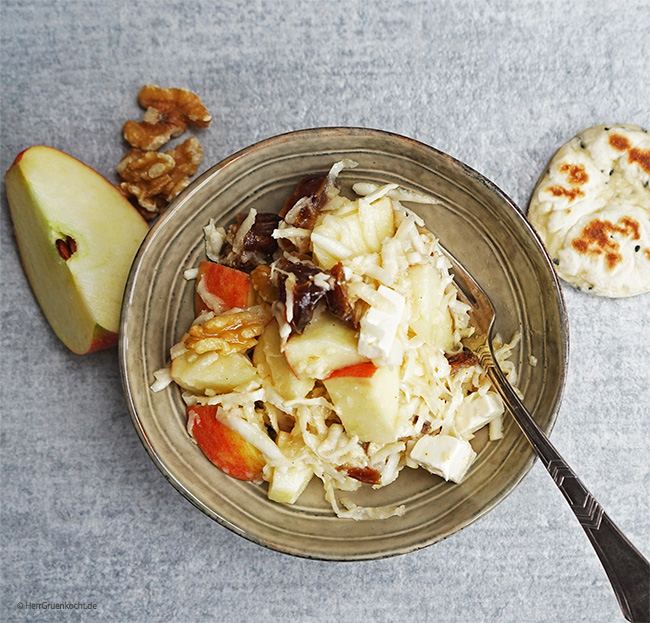 Sellerie-Apfel-Salat mit Schwarzkümmel-Küchlein