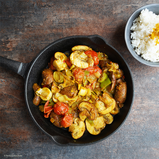 Vegane Spicy Lauch-Pilz-Pfanne mit Tomaten