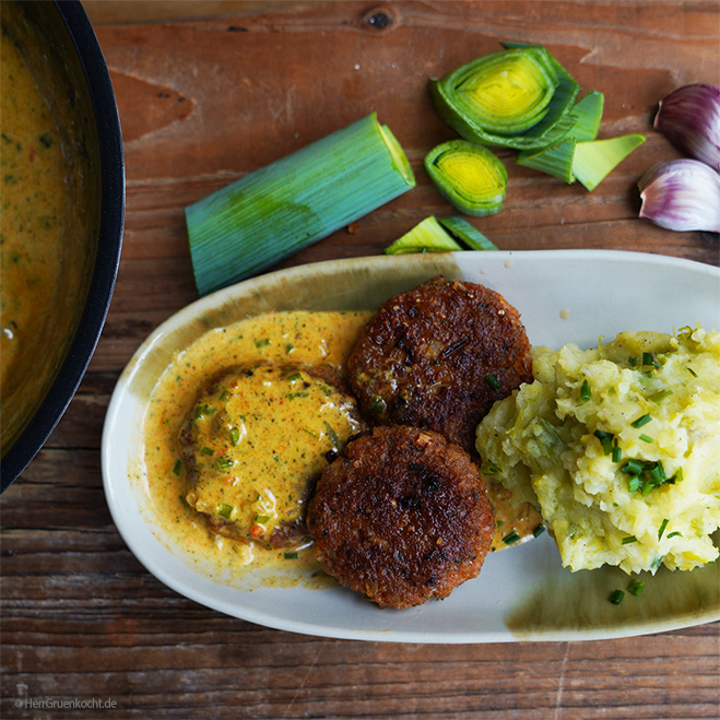 Vegetarische Frikadellen mit Kartoffel-Lauchstampf und einer leicht spicy Schnittlauch-Rahmsauce