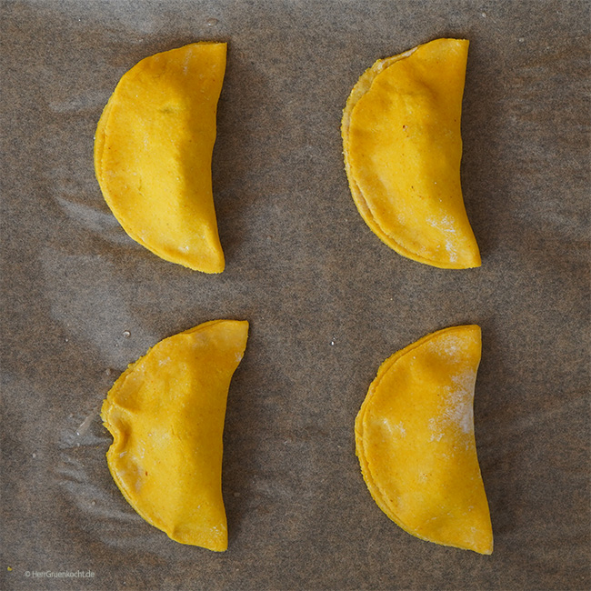 Vegane Tortelloni mit cremiger Erbsensauce