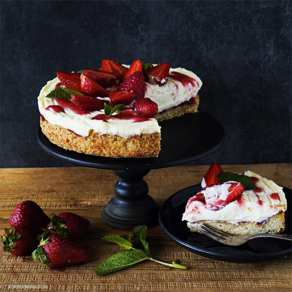 Erdbeertarte mit Mascarpone-WeißeSchokolade-Crème und krossem Kardamom ...