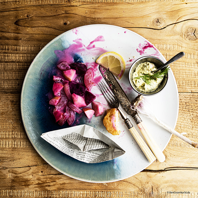 Vegane Nuggets mit Aioli und Gurken-Apfel-RoteBete-Salat