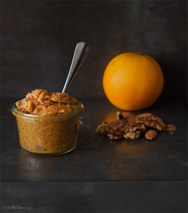 Walnuss-Mandel-Crème mit geriebener Orange ganz einfach selber machen - von Herrn Grün